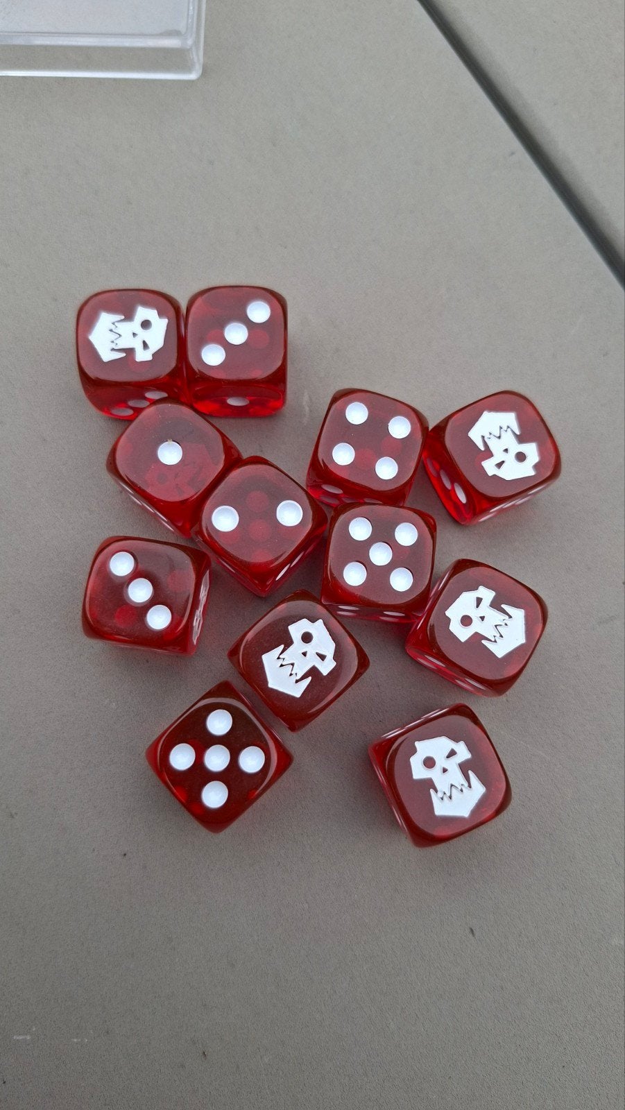 Warhammer style ork oruk dice dobbelstenen, Ophalen of Verzenden, Nieuw, Warhammer, Toebehoren