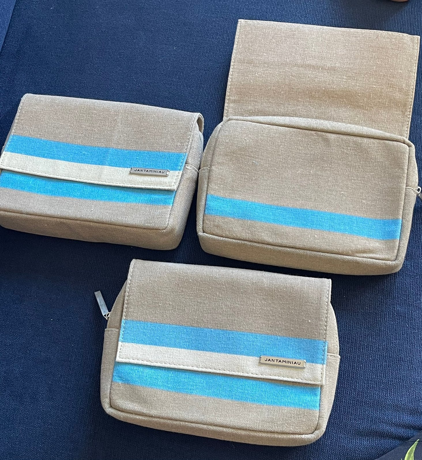 3 Jan Taminiau toilettasjes. KLM. Limited edition.Als nieuw., Ophalen of Verzenden, Zo goed als nieuw, Blauw