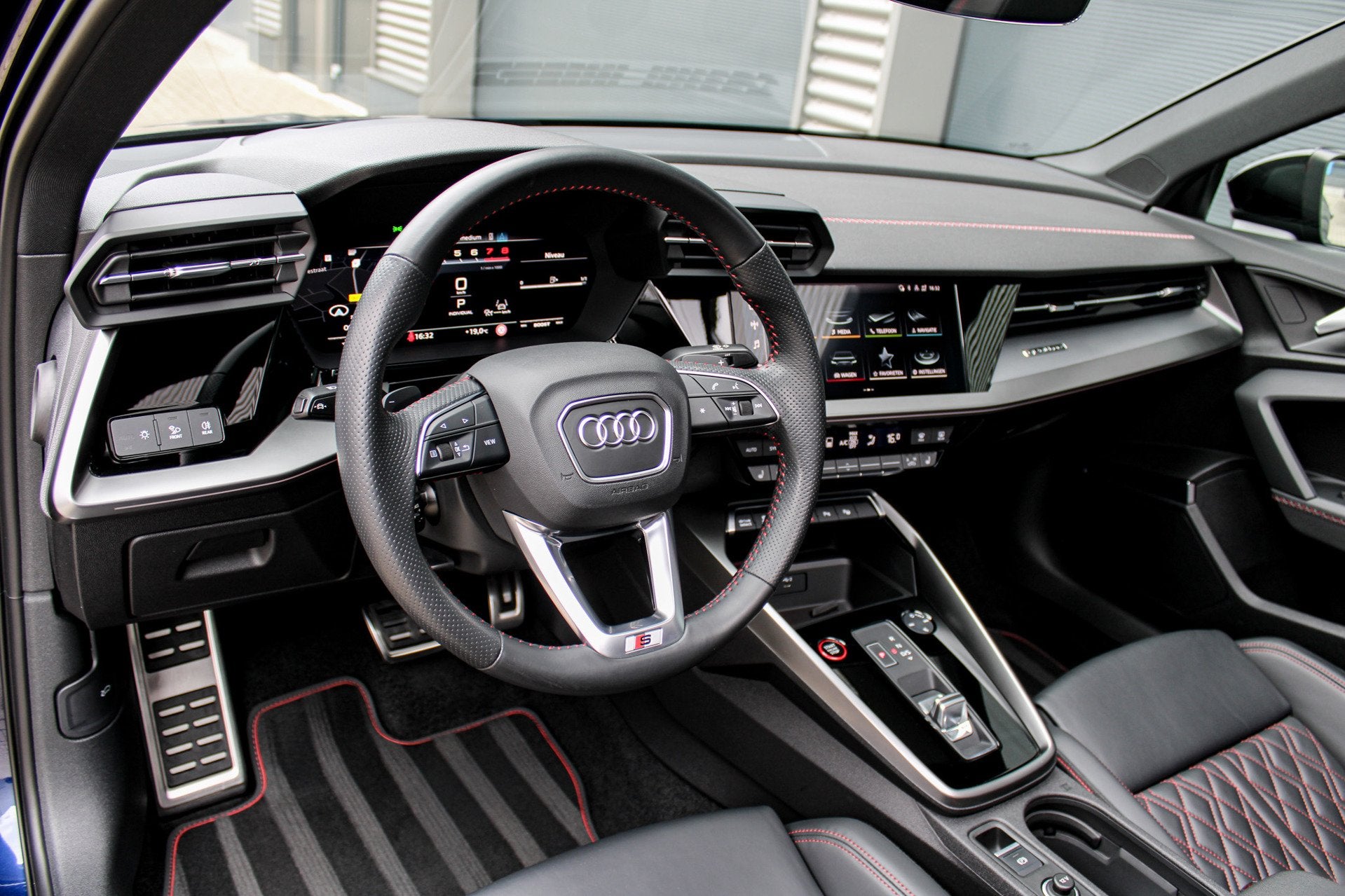 Audi S3 Limousine 2.0 TFSI quattro | Edition One | Pano | Ca, Auto's, S3, Gebruikt, 1984 cc, Blauw