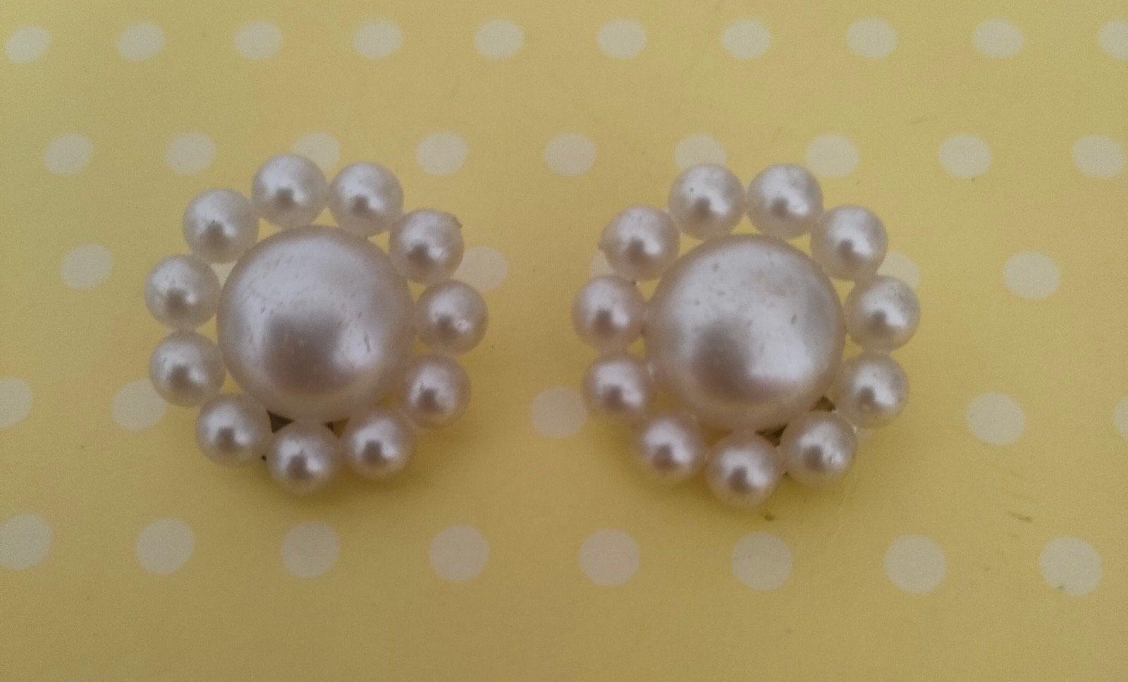 Vintage jaren '60 beige parel look clip oorbellen, Ophalen of Verzenden, Gebruikt, Beige