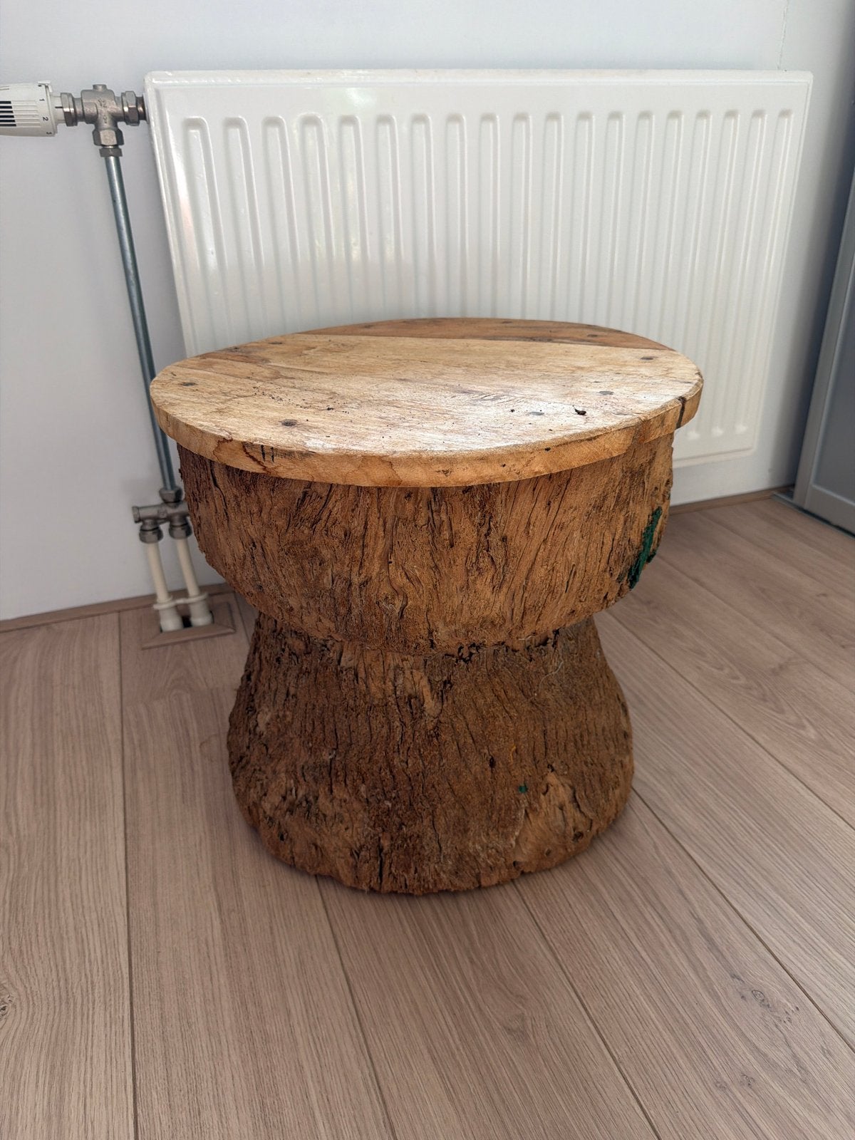 Uniek houten bijzettafeltje / krukje van boomstam, Minder dan 55 cm, Gebruikt, Rond, Hout