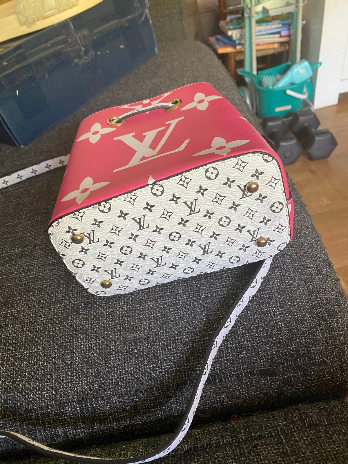 Louis Vuitton Nano Noé Bucket Tas - Roze/Wit, Sieraden, Tassen en Uiterlijk, Tassen | Damestassen, Verzenden, Zo goed als nieuw