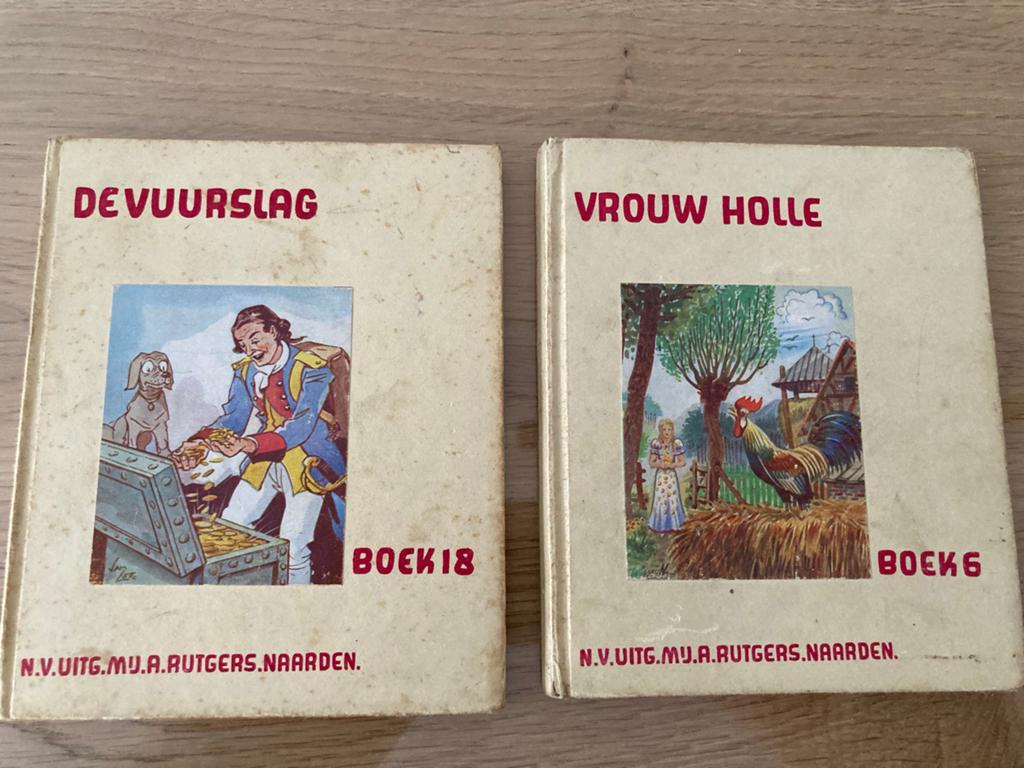 2 Vintage Sprookjesboekjes A.D. Hildebrand (1943) Rutgers, Boeken, Ophalen of Verzenden, Gelezen