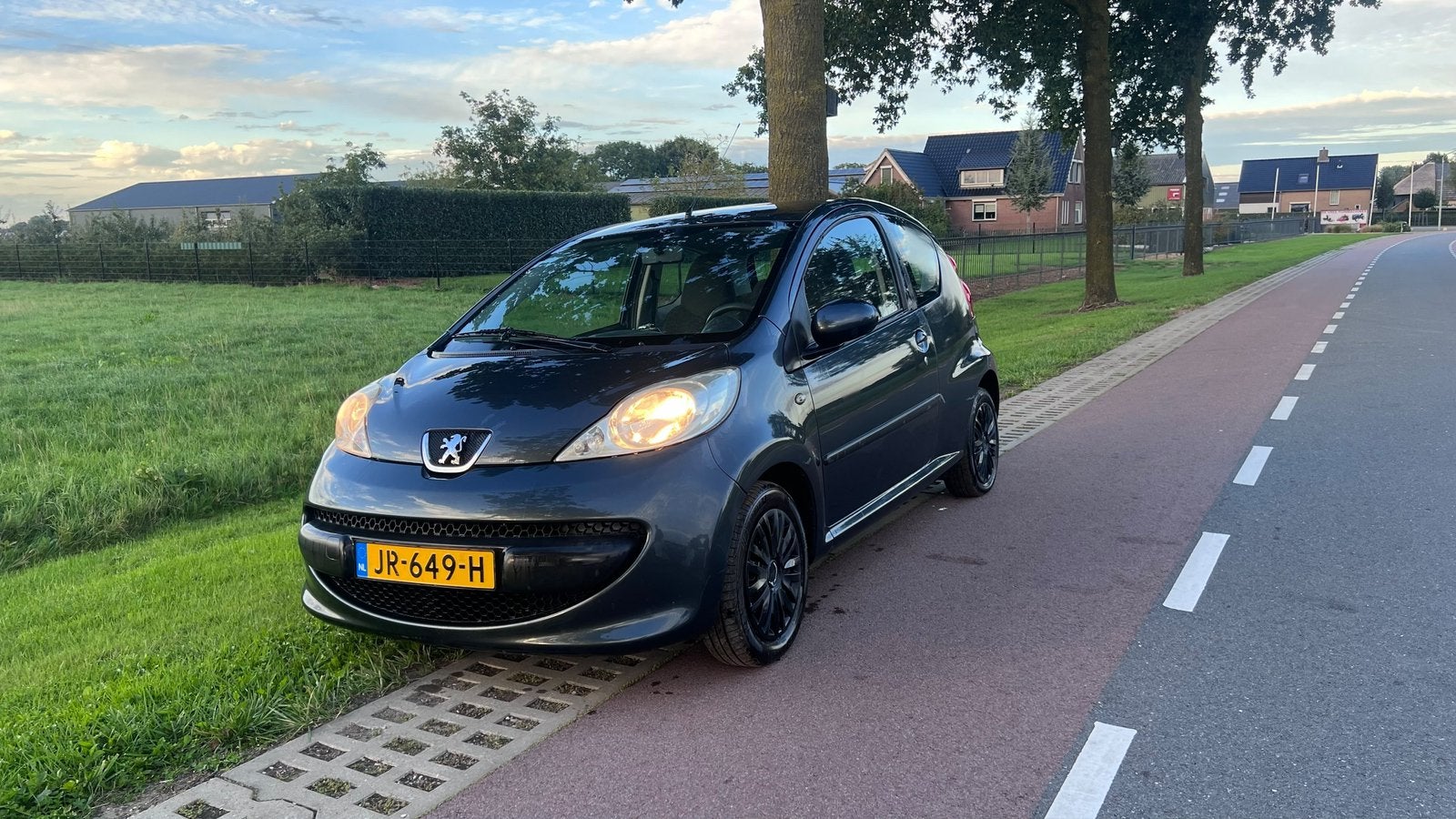 Peugeot 107, Voorwielaandrijving, 765 kg, 4 stoelen, 68 pk