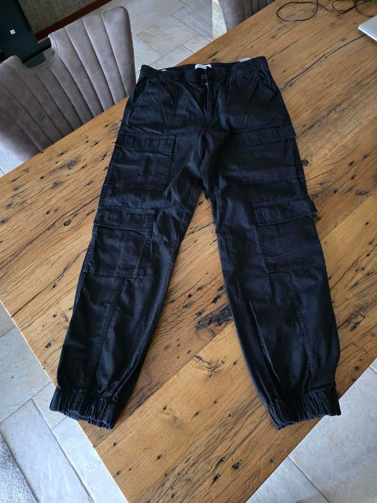 Te koop zwarte heren broek, merk Only & Sons, maat M., Kleding | Heren, Broeken en Pantalons, Maat 48/50 (M), Zwart, Ophalen of Verzenden