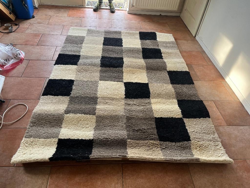 Geblokt tapijt, Huis en Inrichting, 200 cm of meer, Ophalen of Verzenden, Zo goed als nieuw, Grijs