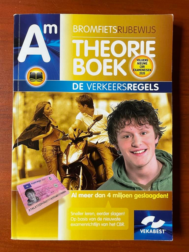 Bromfiets Rijbewijs Theorie Boek - De Verkeersregels, Ophalen of Verzenden, Zo goed als nieuw, Overige niveaus