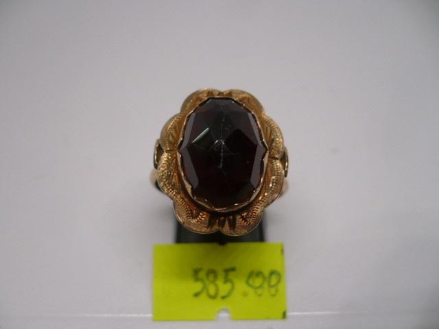 14 kaart gouden damesring met granaat maat 19-ca 19-1/4, Gebruikt, 19 tot 20, Ophalen of Verzenden, Dame