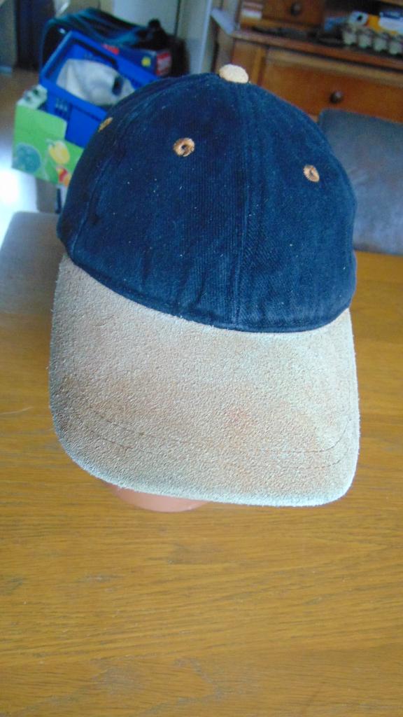 Zwarte pet / cap universele maat, Ophalen of Verzenden, Gedragen, One size fits all, Pet