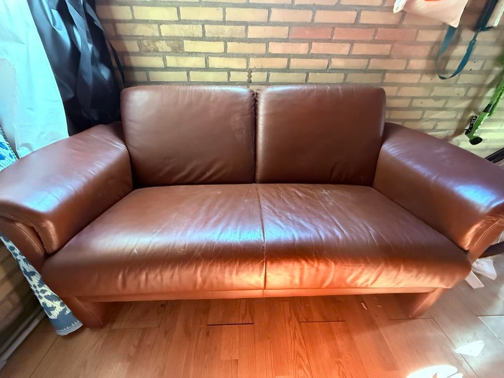 Comfortabele bruine leren tweezitsbank, Ophalen