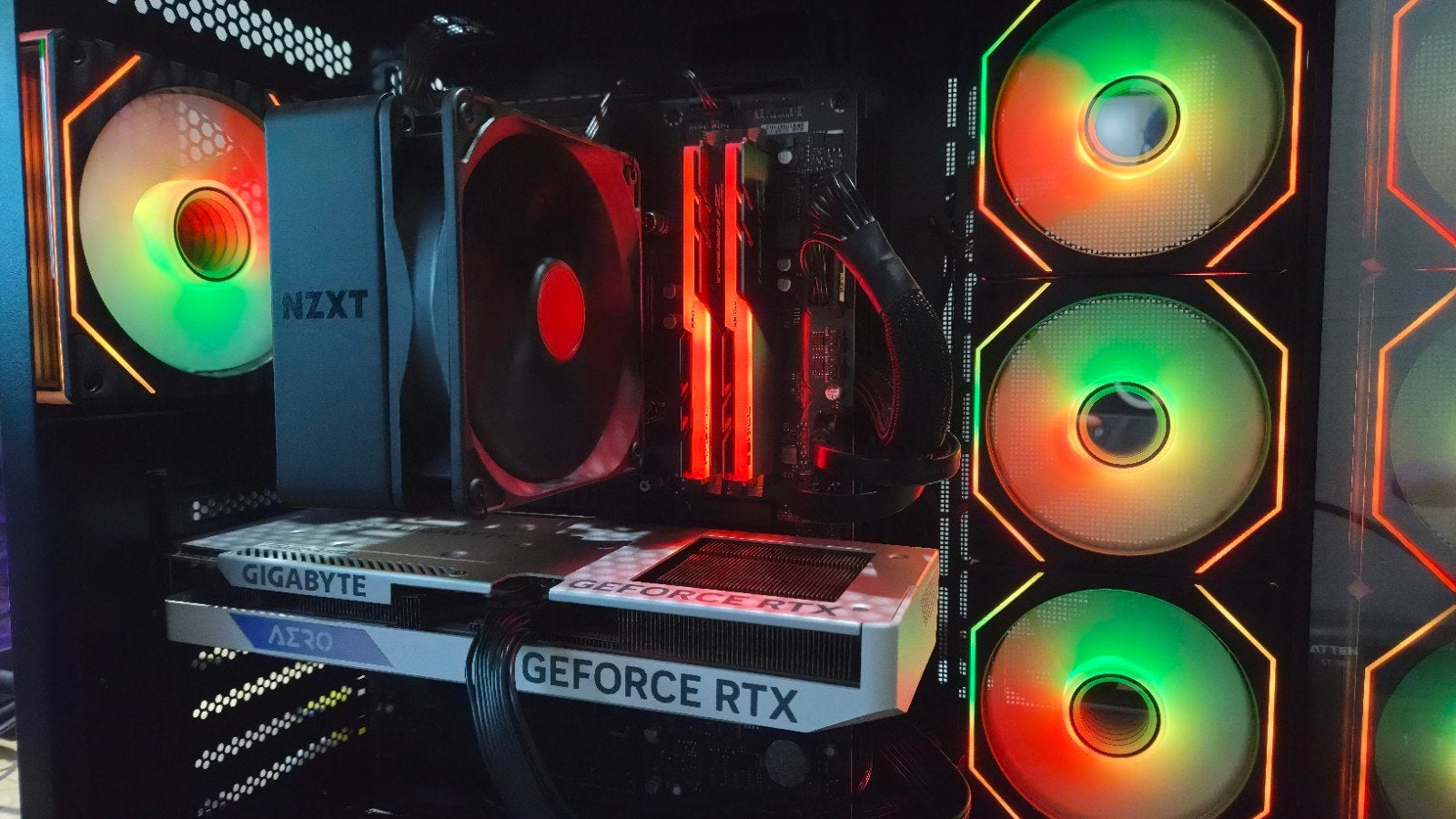 Gaming PC RTX 4060 • i5-12600k • 32GB Ram  • 512gb ssd, Ophalen, Zo goed als nieuw, Gaming, SSD