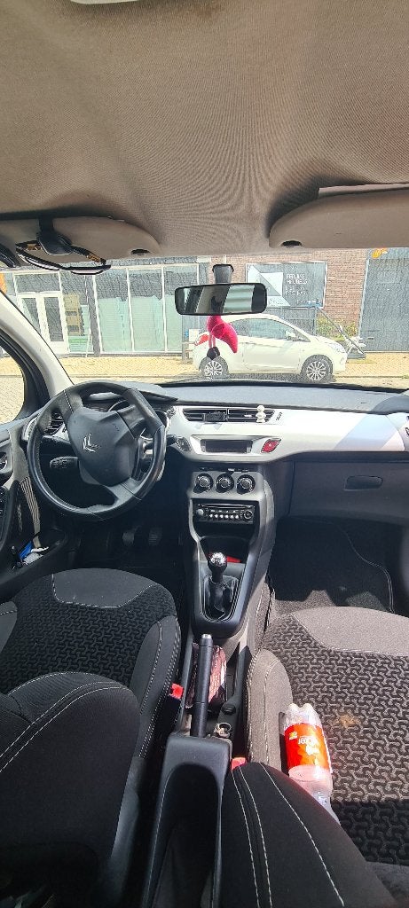 Foto 10 van Citroën C3 1.6 VTI 88KW 2011 Zwart
