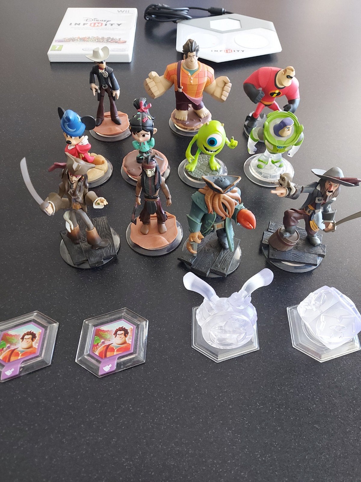 Disney Infinity Starter Pack Wii met 12 Figuren en Spel, Ophalen of Verzenden