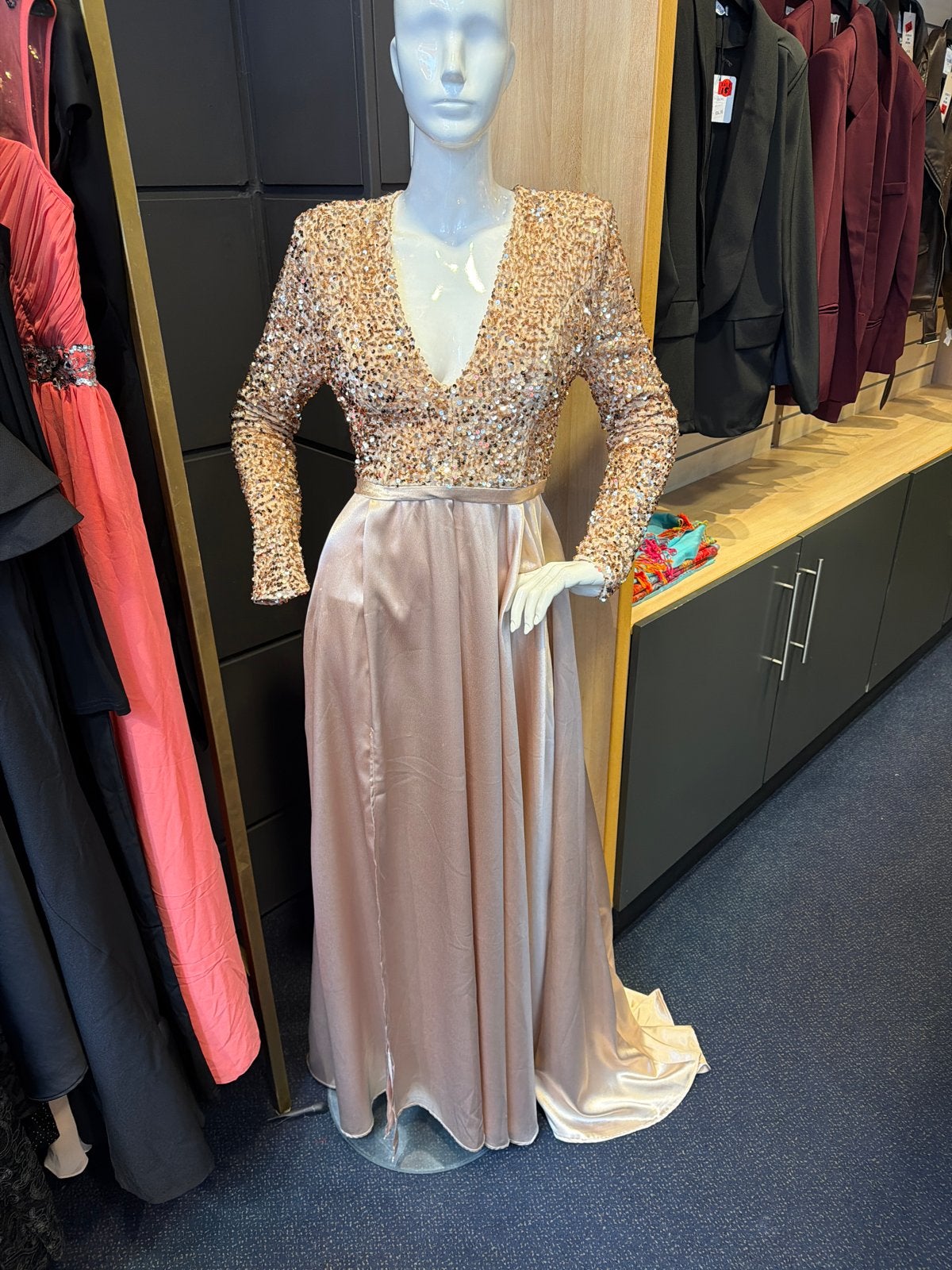Elegante Gala Jurk met Pailletten - Maat S, M, L, Kleding | Dames, Nieuw, Ophalen of Verzenden, Maat 36 (S), Goud