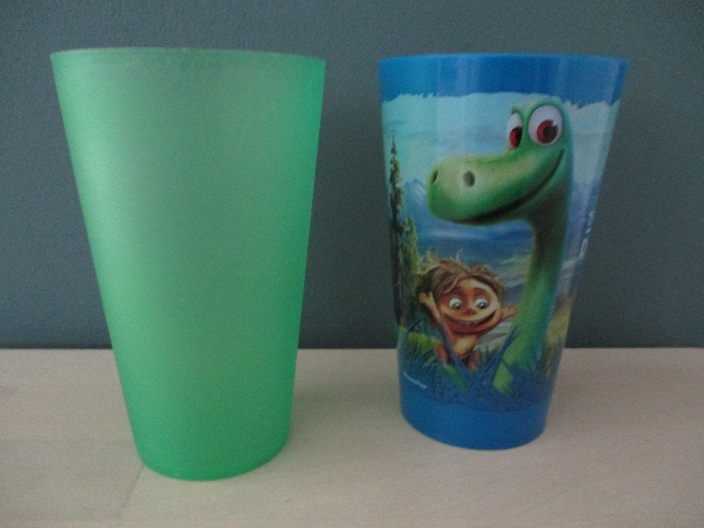 2 bekers; 1 groene en 1 van Dinosaur, Overige materialen, Overige typen, Nieuw, Ophalen of Verzenden
