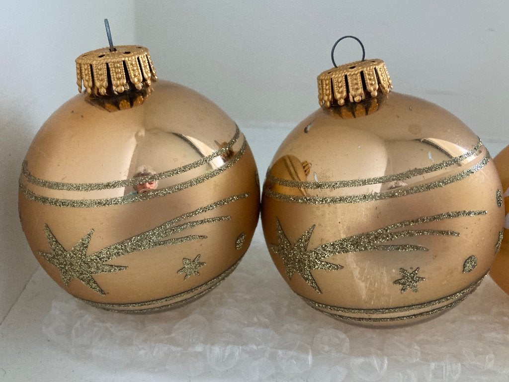 Brocante, goudkleurige glazen kerstballen zes stuks, Ophalen of Verzenden, Gebruikt