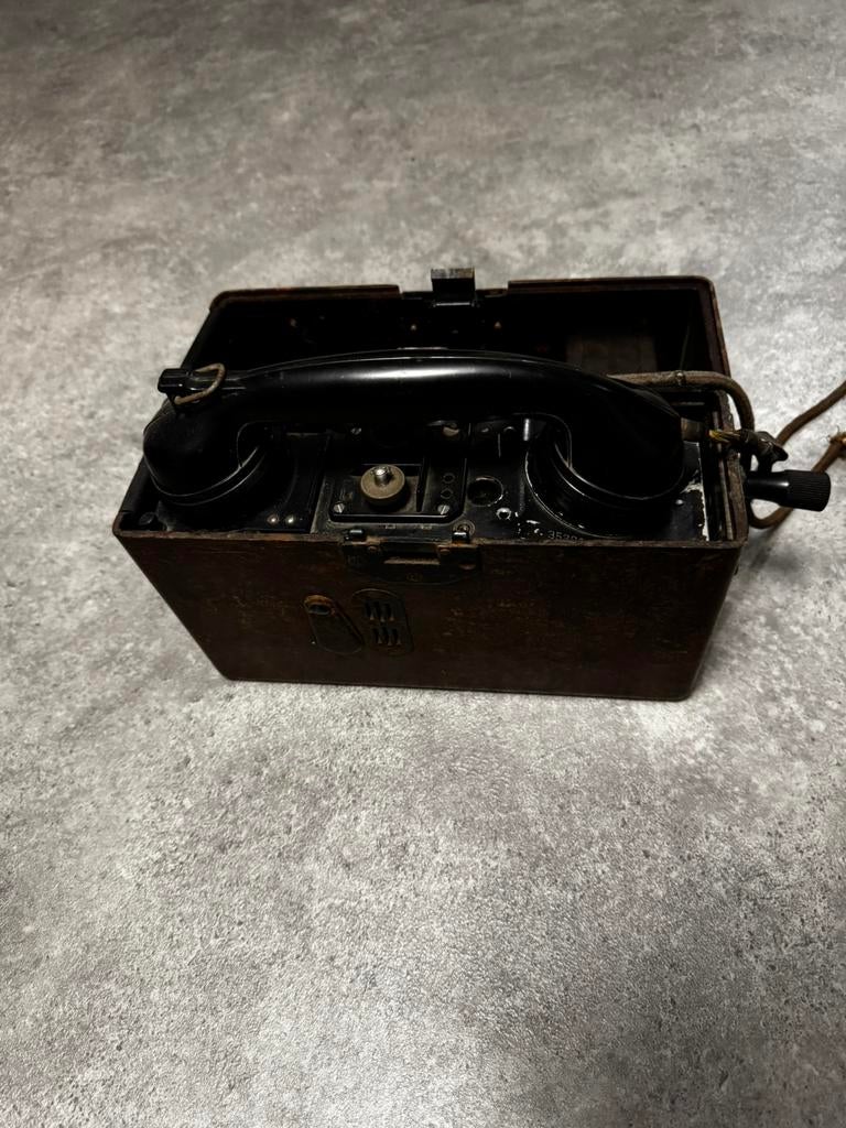 Ww2 duitse veld telefoon, Sieraden, Tassen en Uiterlijk, Ophalen of Verzenden, Zo goed als nieuw