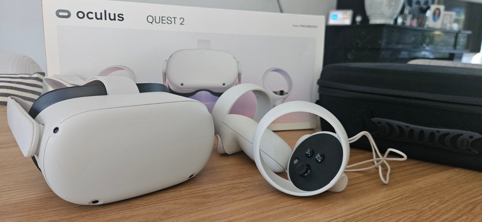 Oculus Quest 2 64 gb VR-set incl draagtas  Zo Goed Als Nieuw, Overige merken, Ophalen of Verzenden, Zo goed als nieuw, Headset