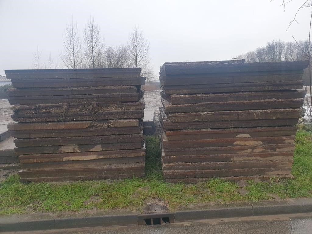 Gevraagd !!! (gebruikte)betonplaten / industrieplaten /stelc, Tuin en Terras, Tegels en Klinkers, Ophalen of Verzenden, Gebruikt