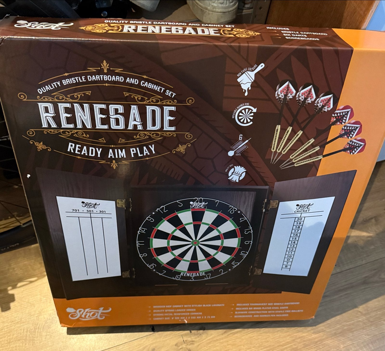 Renegade professioneel dartbord met cabinet en darts, Sport en Fitness, Ophalen of Verzenden, Nieuw, Dartbord met pijlen
