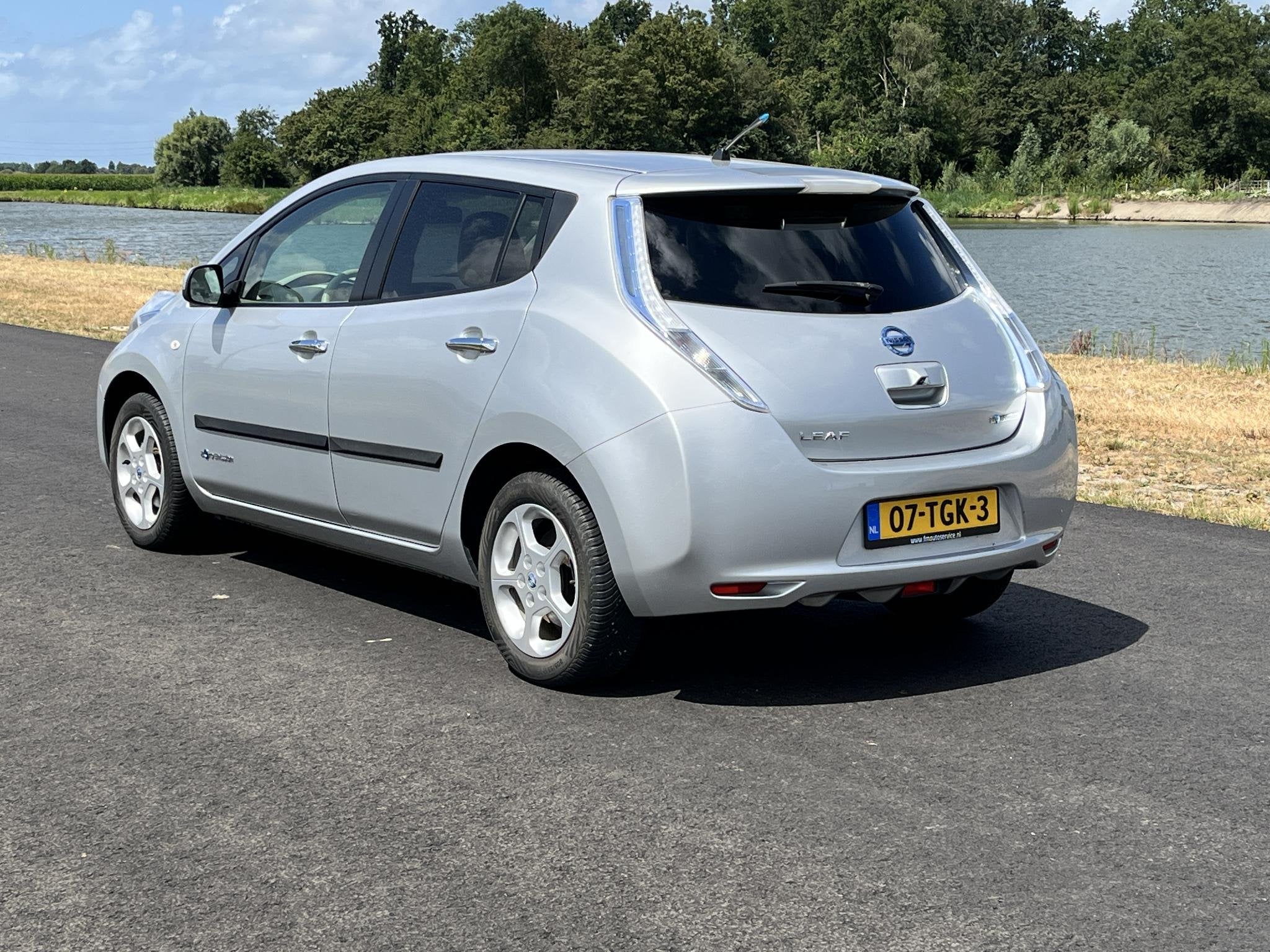 Nissan LEAF Base 24 kWh Airco, cruise, camera, Stof, Gebruikt, Origineel Nederlands, 1500 kg