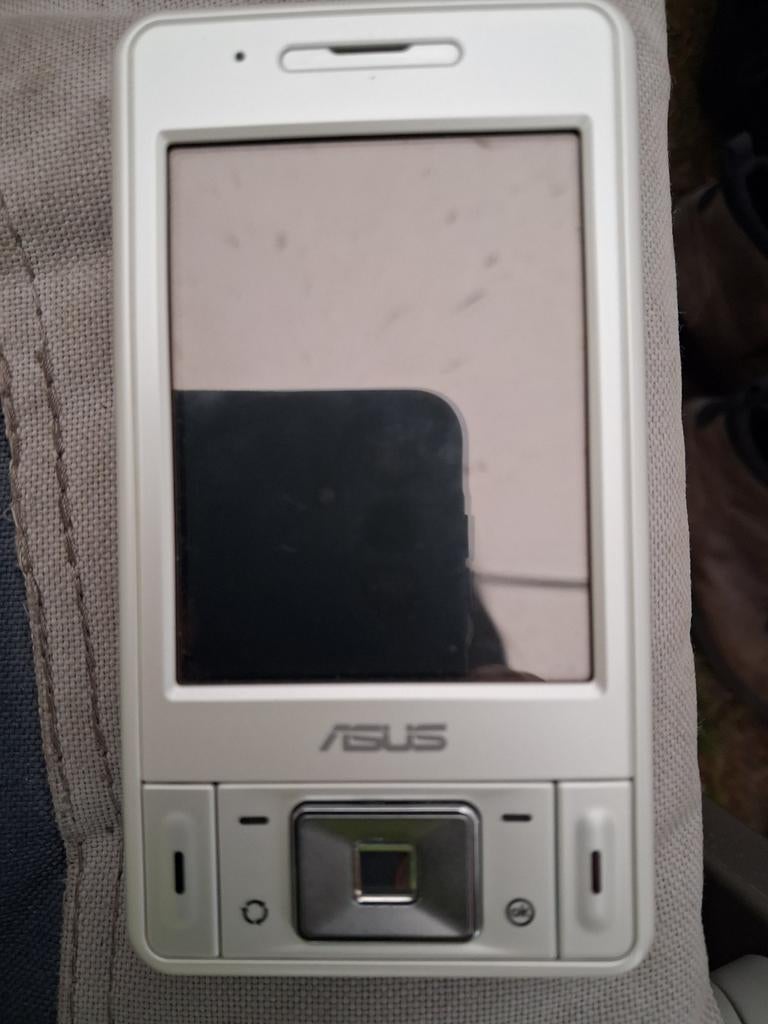 Mooie  Asus p535  goed werkend lees beschrijving voor info, Gebruikt, Ophalen of Verzenden, Minder dan 3 megapixel, Klassiek of Candybar