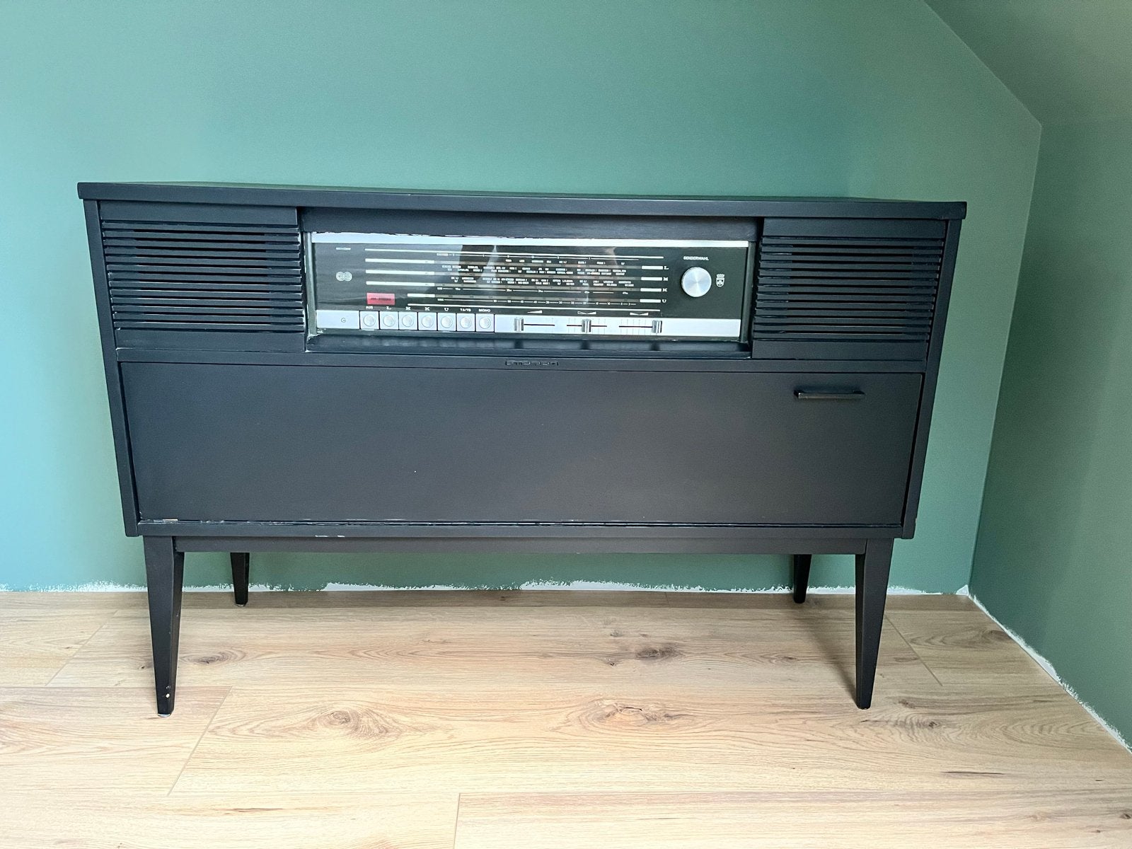 Vintage platenspelerkast / radiomeubel – retro design, Ophalen