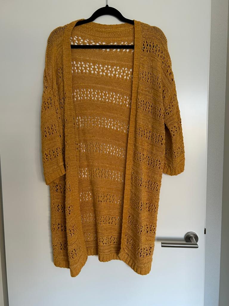 Vest / Gehaakt / Kleur oker geel / mouw 3 kwart, Ophalen of Verzenden, Zo goed als nieuw, Maat 42/44 (L), Geel