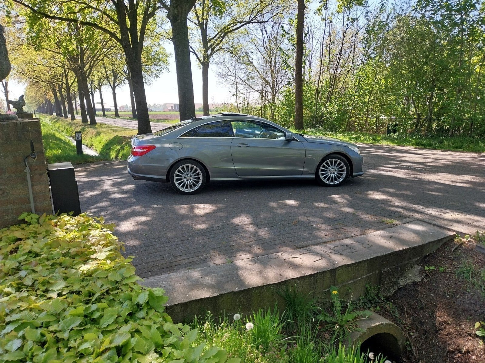 Mercedes-Benz E-Klasse 3.5 E350 CGI Coupe AUT 2010 Grijs, Auto's, Automaat, Achterwielaandrijving, 1800 kg, 4 stoelen