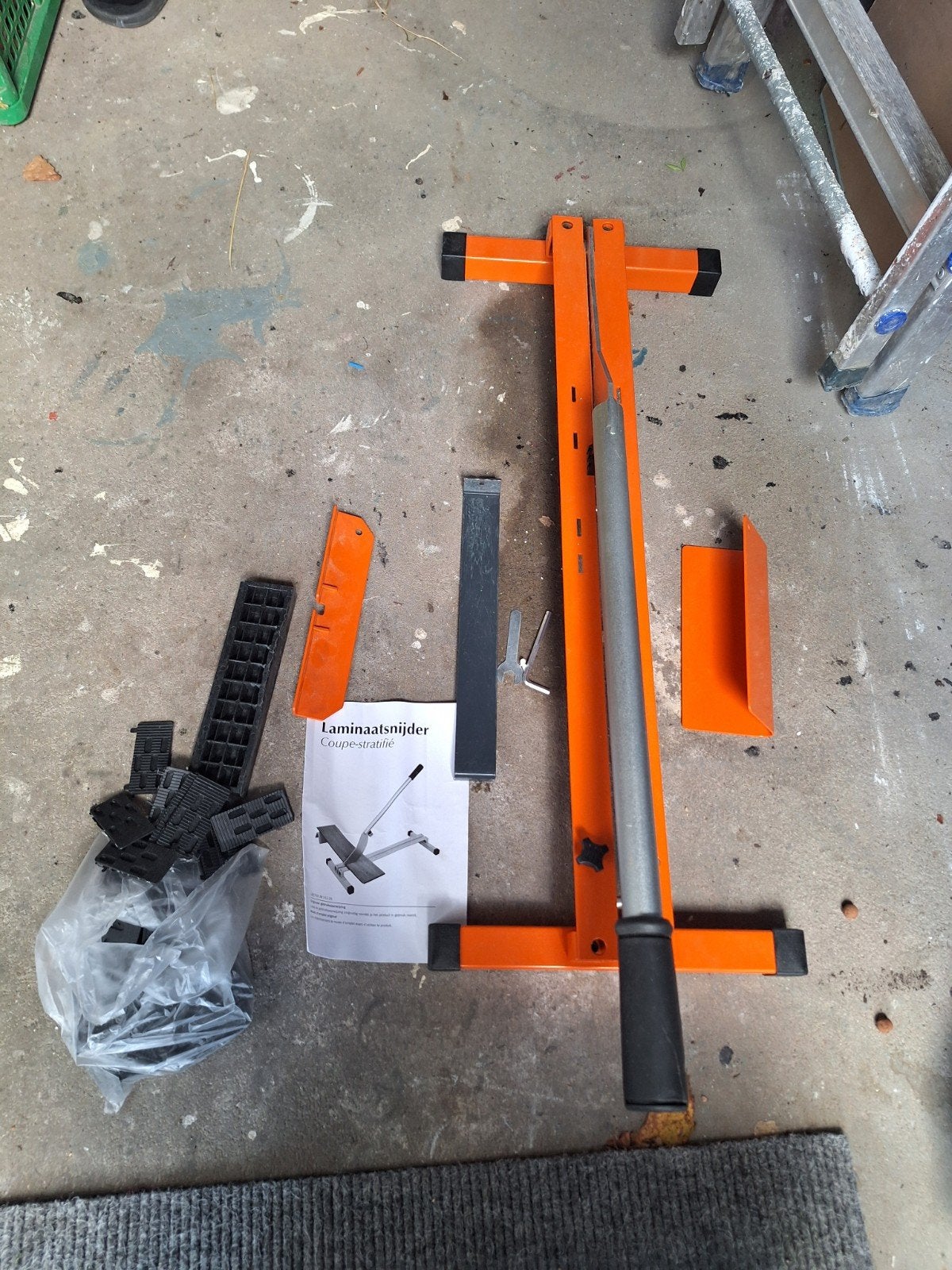 Laminaatsnijder met accessoires, Ophalen of Verzenden, Gebruikt, Snijgereedschap, Overige merken