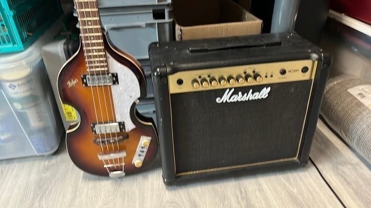 Hofner HIB-Series Basgitaar met Marshall MG30FX Versterker, Muziek en Instrumenten, Ophalen, Gebruikt, Elektrisch, 6-snarig