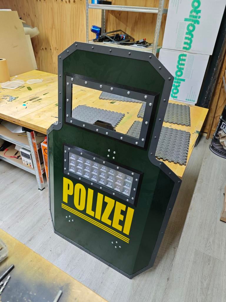 Raunbow 6 siege blitz Schild, 1 speler, Ophalen, Zo goed als nieuw, Vanaf 16 jaar
