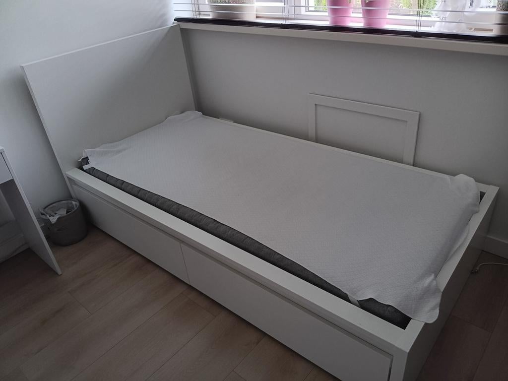 Malm bed wit 90x200 incl 2 lades, bodem, matras, beddengoed, Ophalen, Eenpersoons, Wit, 90 cm