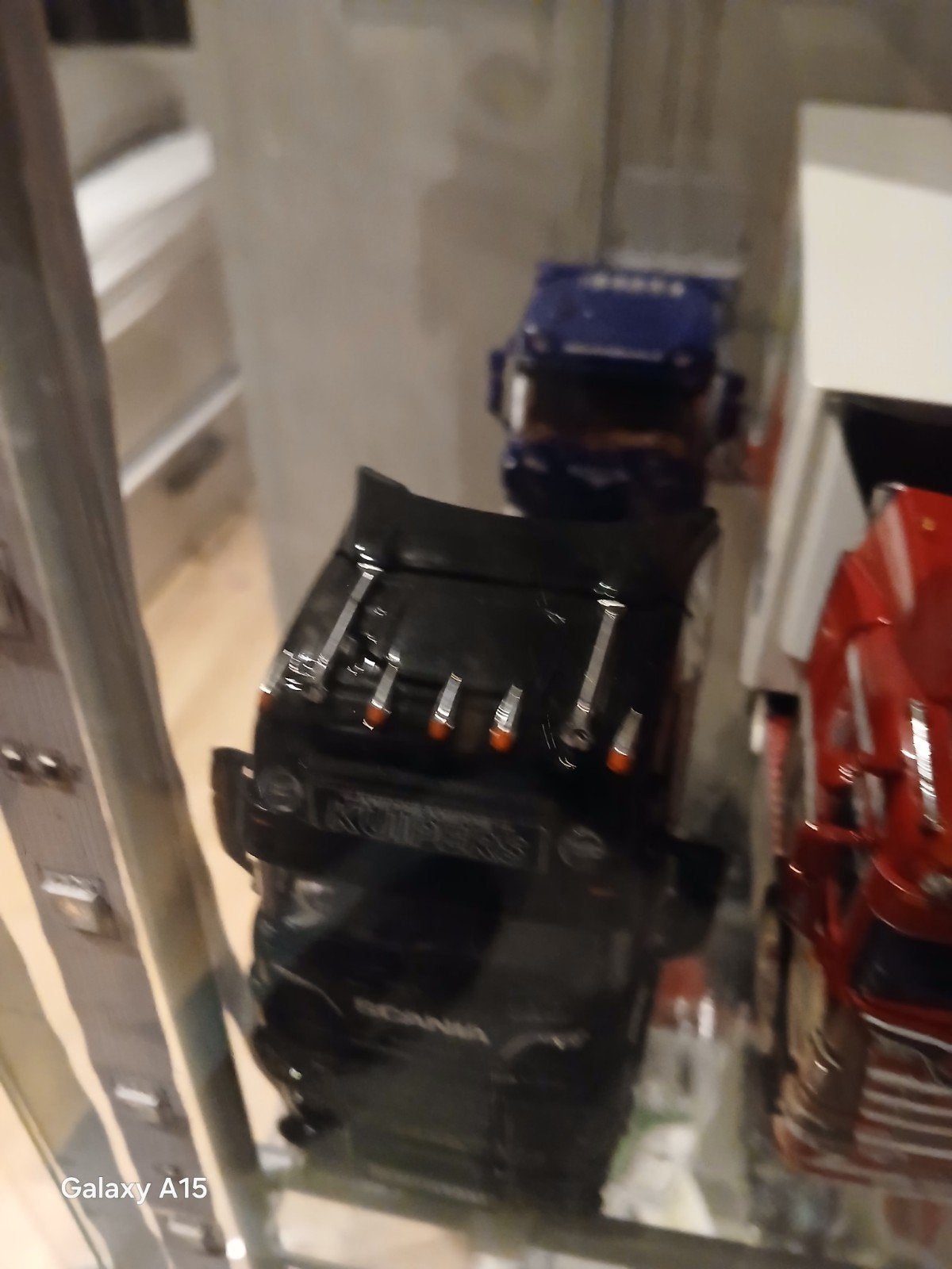 Schaalmodellen vrachtwagens met doos en certificaat, Groter dan 1:32, Zo goed als nieuw, Truck, Ophalen