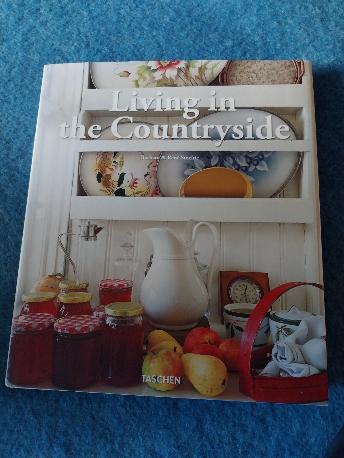 Living in the Countryside van Barbara & René Stoeltie, Boeken, Ophalen of Verzenden, Zo goed als nieuw, Interieur en Design