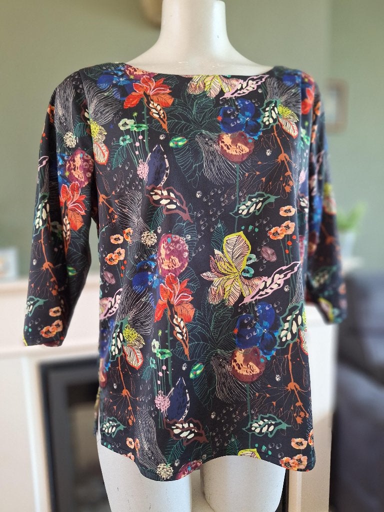 Pom Amsterdam zwart bloem blad top 2 38, Maat 38/40 (M), Zo goed als nieuw, Korte mouw, Pom Amsterdam