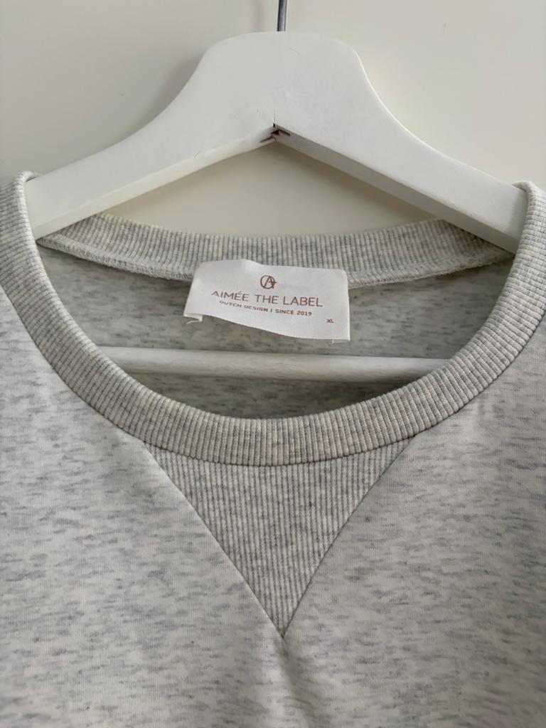 Aimée the Label sweater XL - Zo goed als nieuw, Ophalen of Verzenden, Zo goed als nieuw, Maat 46/48 (XL) of groter, Grijs