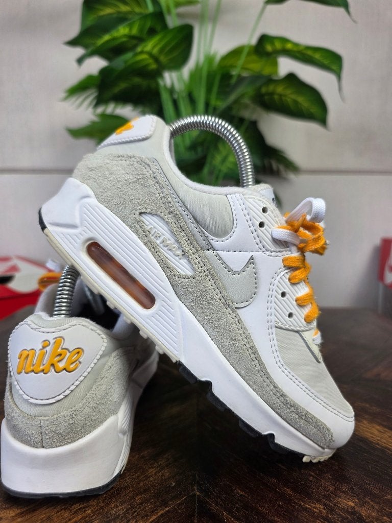 Nike Air Max 90 First Use "Light Bone" maat 37,5, Wit, Nike, Ophalen of Verzenden, Nike