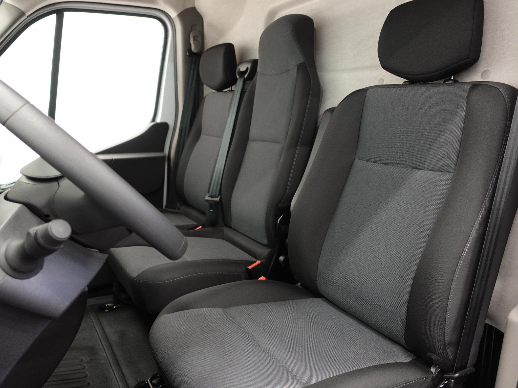Renault Master T33 2.3 dCi 135PK L2H2 Airco Cruise control P, Voorwielaandrijving, Gebruikt, 4 cilinders, Renault