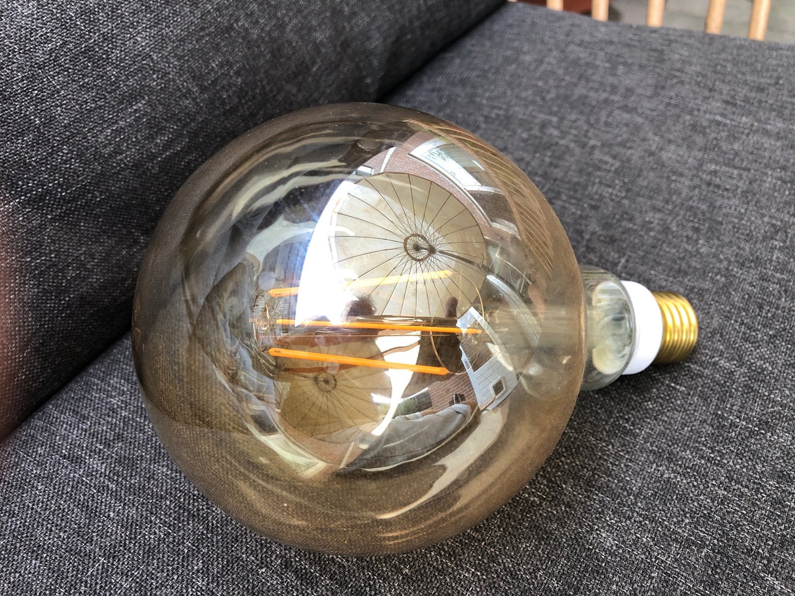 2x Dimbare LED Bol Lampen: Philips en Calex, Ophalen, Gebruikt, Philips, E27 (groot)