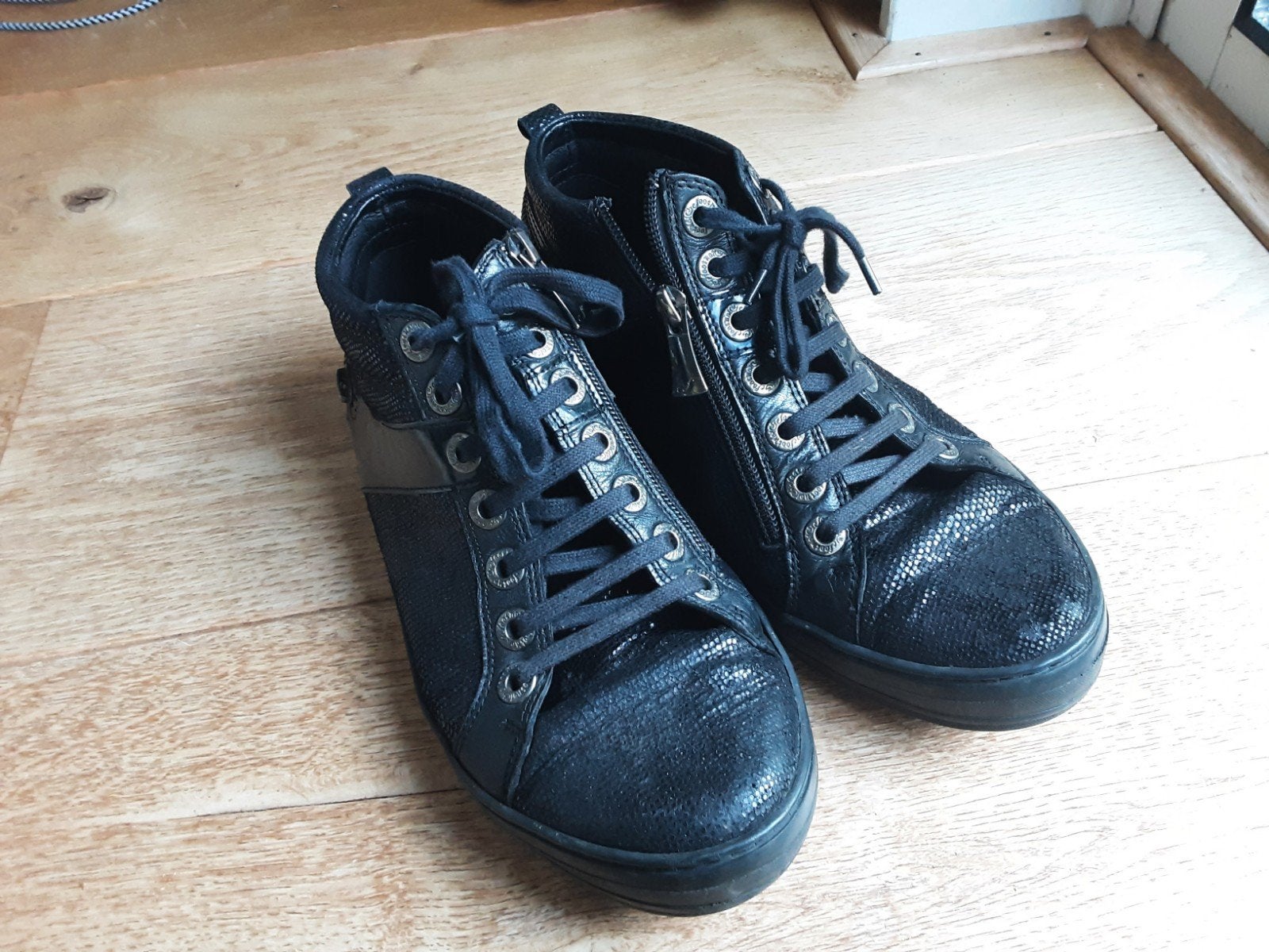 Zwarte sneakers maat 38,5 breedte K, Kleding | Dames, Schoenen, Ophalen of Verzenden, Gedragen, Zwart, Sneakers of Gympen