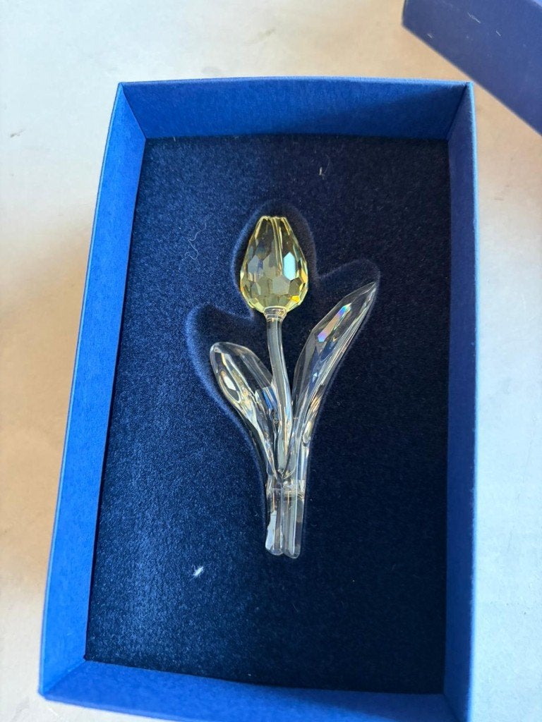 Swarovski Yellow Tulip 2004 Lidmaatschapscadeau |Compleet|, Verzamelen, Swarovski, Ophalen of Verzenden, Zo goed als nieuw, Figuurtje