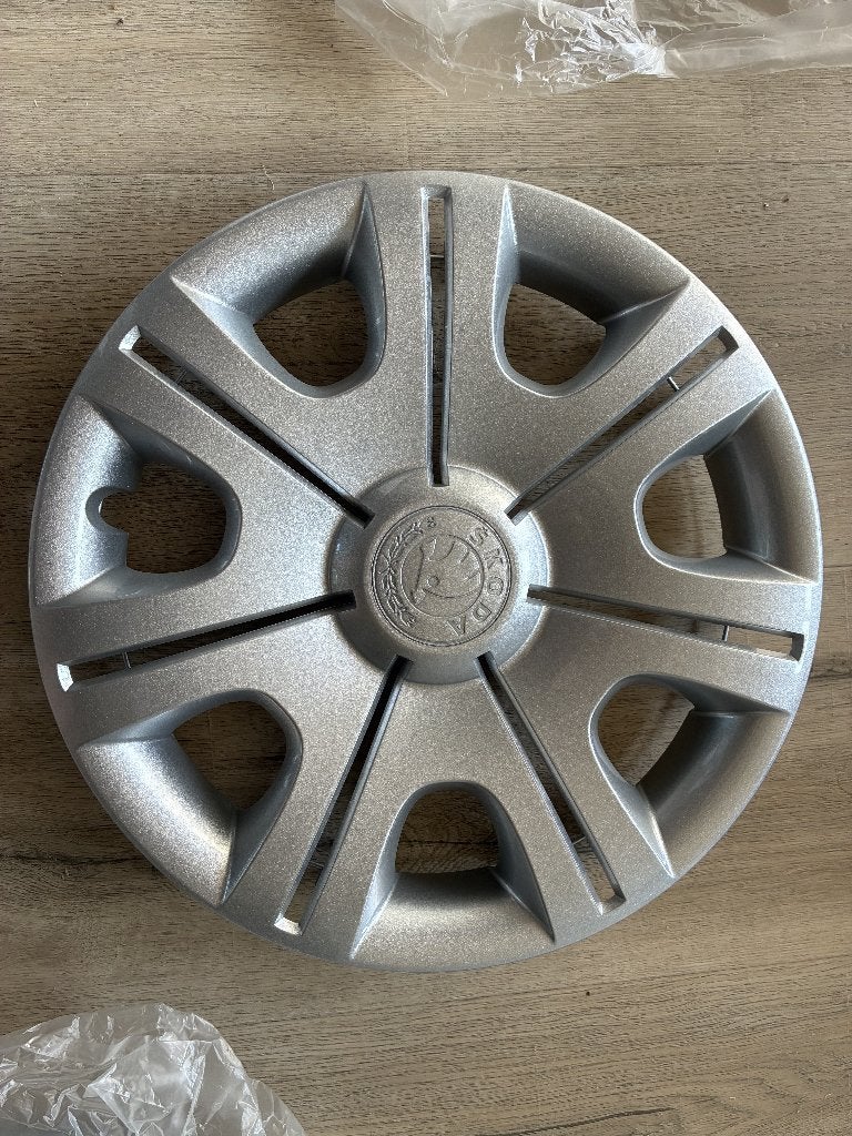 Originele Škoda wieldoppen 14 inch – Set van 4 (nieuw), Auto diversen, Ophalen