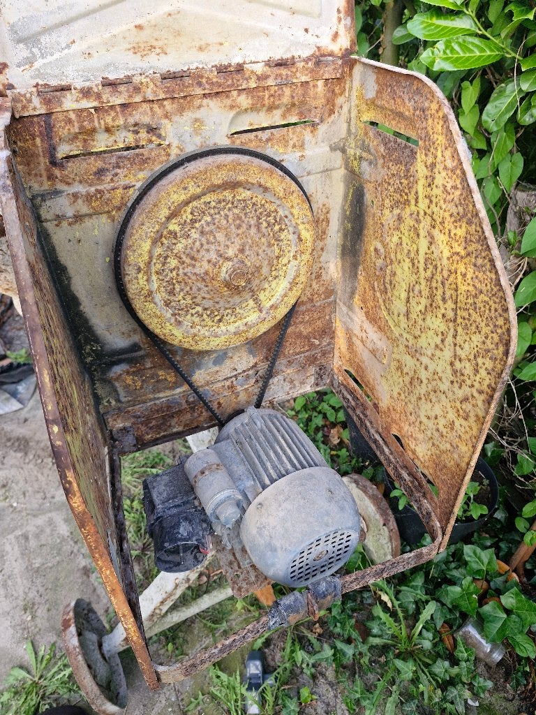 Flink gebruikte betonmolen 220v met werkbare inhoud +-110ltr, Ophalen, Gebruikt