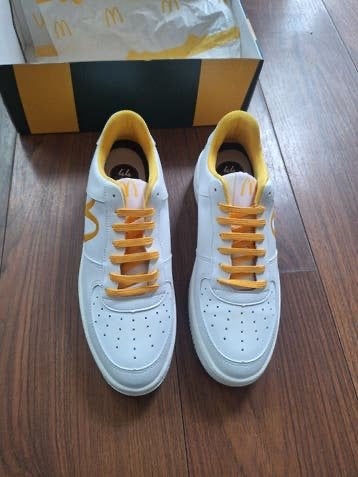 McDonald's Sneakers Maat 44 - Nieuw in Doos, Ophalen of Verzenden, Nieuw, Wit, Sneakers of Gympen