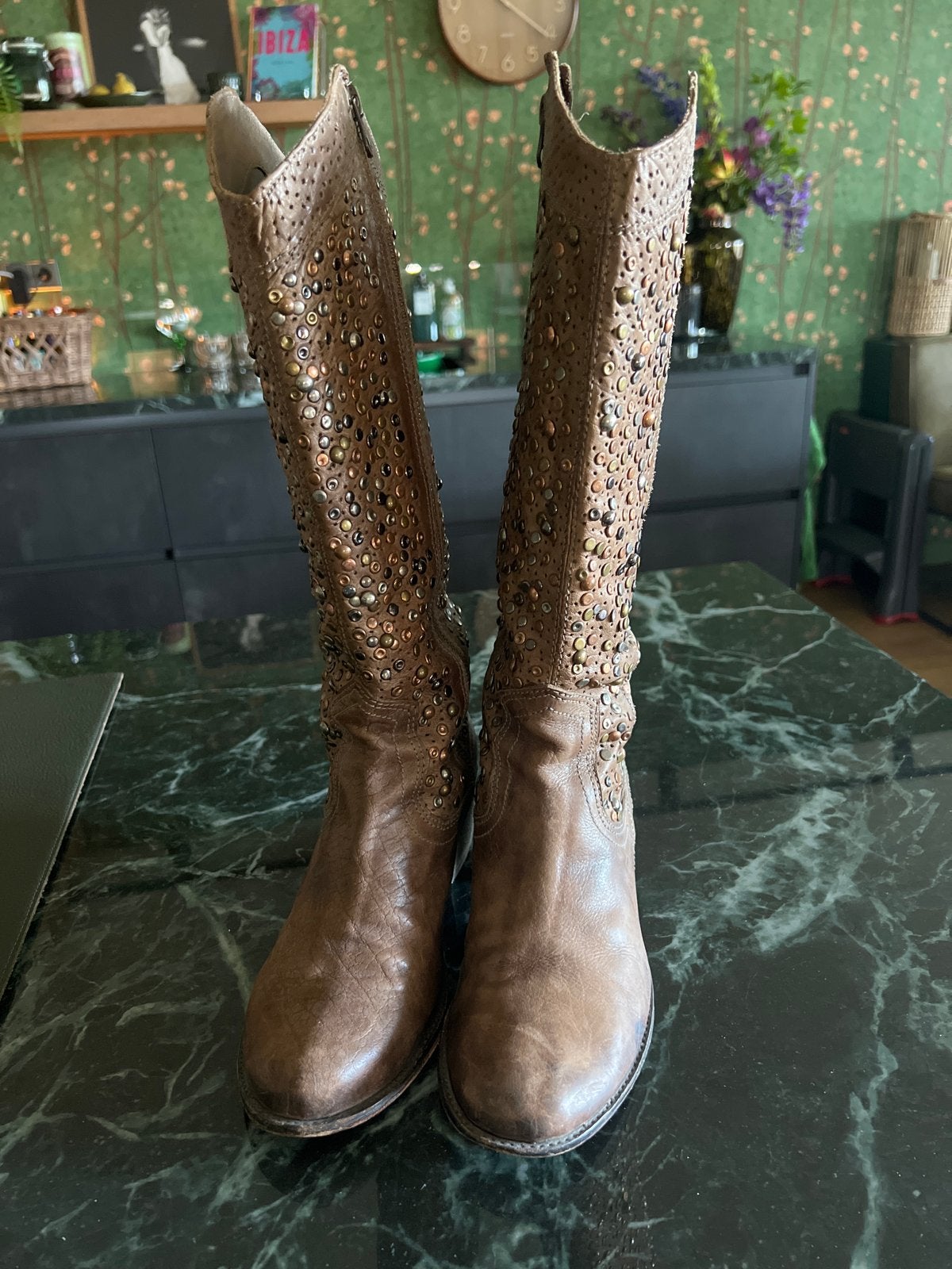 Bruine laarzen met studs, Ophalen, Hoge laarzen, Bruin, Gedragen
