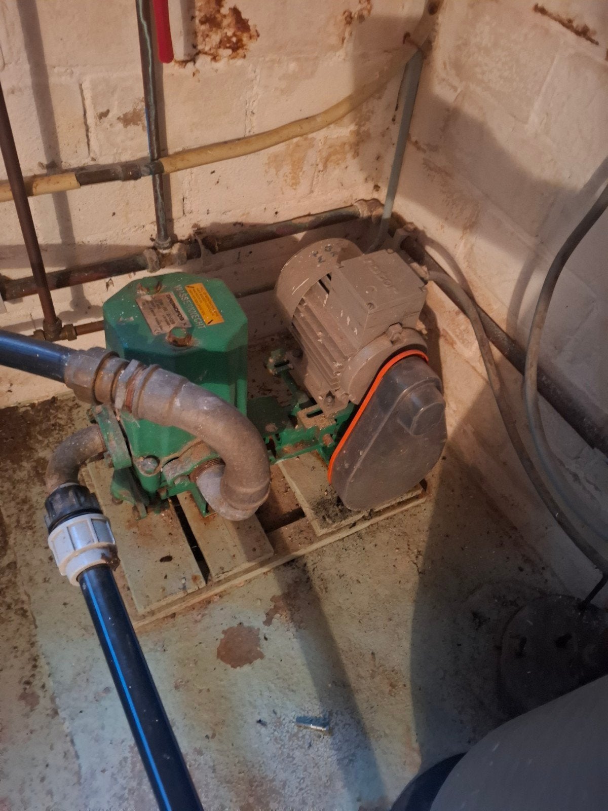 grundfos Waterpomp 2002 incl drukvat, Ophalen, Gebruikt, Elektrisch