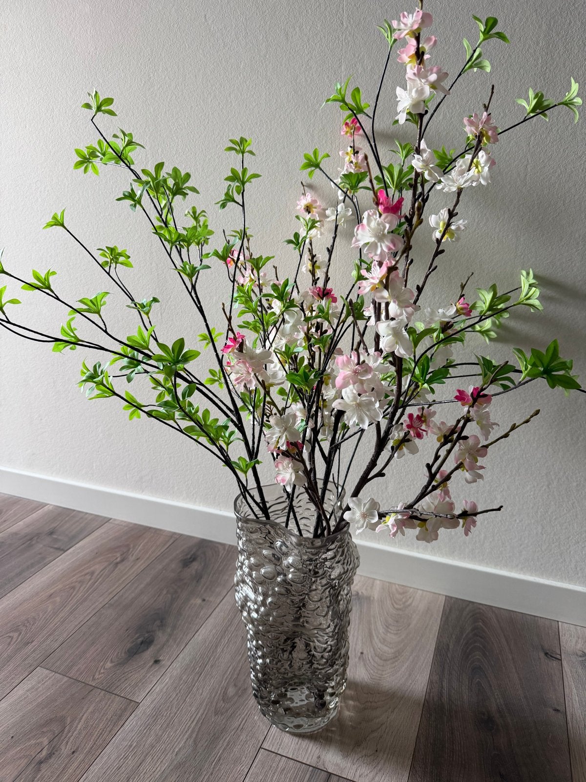 Nep takken/bloemen inclusief vaas, Huis en Inrichting, Woonaccessoires | Vazen, Ophalen, Gebruikt, Meerkleurig, Inclusief decoratie