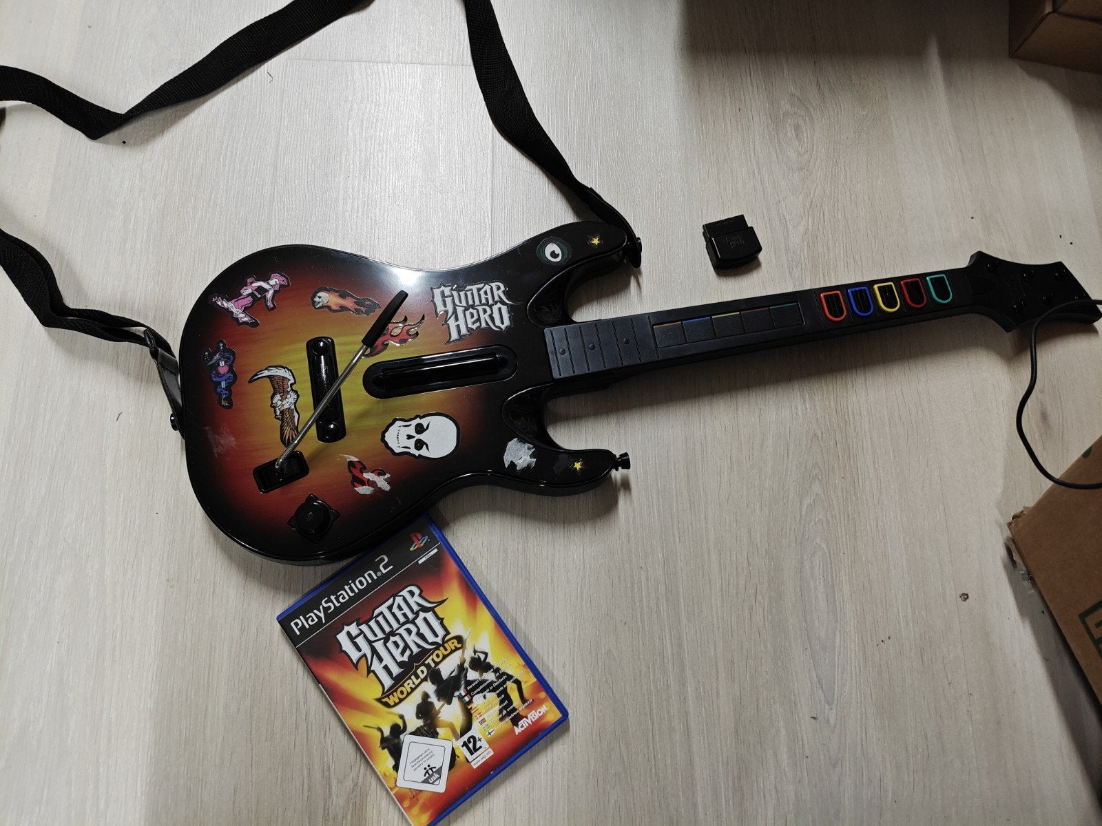 Guitar Hero Gitaar met Guitar Hero World Tour PS2, Muziek, Activision, 2 spelers, Eén computer