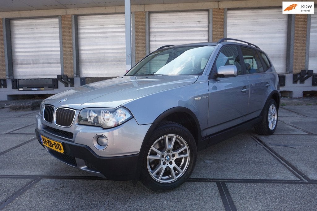 BMW X3 2.0d Business Line, Auto's, BMW, Stof, Zwart, 150 pk, Navigatiesysteem